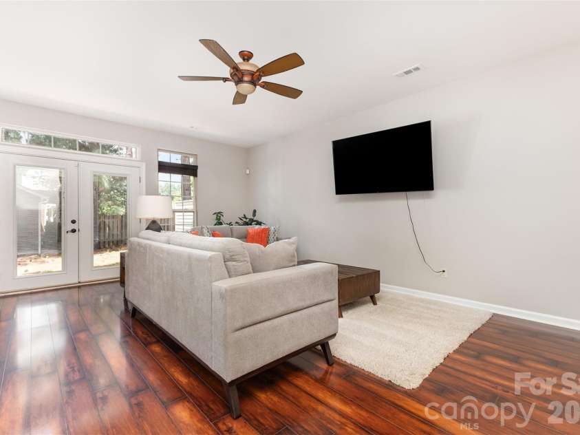 3832 Thomas Ridge Drive, Charlotte, NC 28269.  MLS# CAR4365020, YatesRealty ID 21610. 