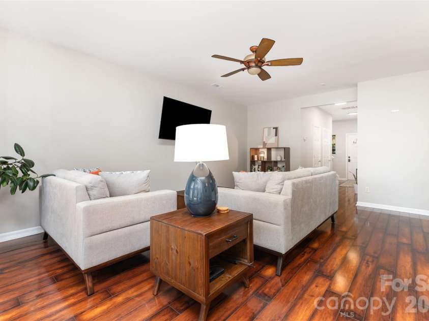 3832 Thomas Ridge Drive, Charlotte, NC 28269.  MLS# CAR4365020, YatesRealty ID 21610. 