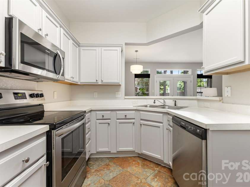 3832 Thomas Ridge Drive, Charlotte, NC 28269.  MLS# CAR4365020, YatesRealty ID 21610. 