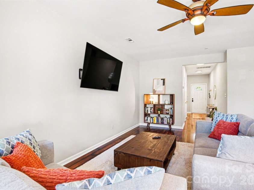 3832 Thomas Ridge Drive, Charlotte, NC 28269.  MLS# CAR4365020, YatesRealty ID 21610. 