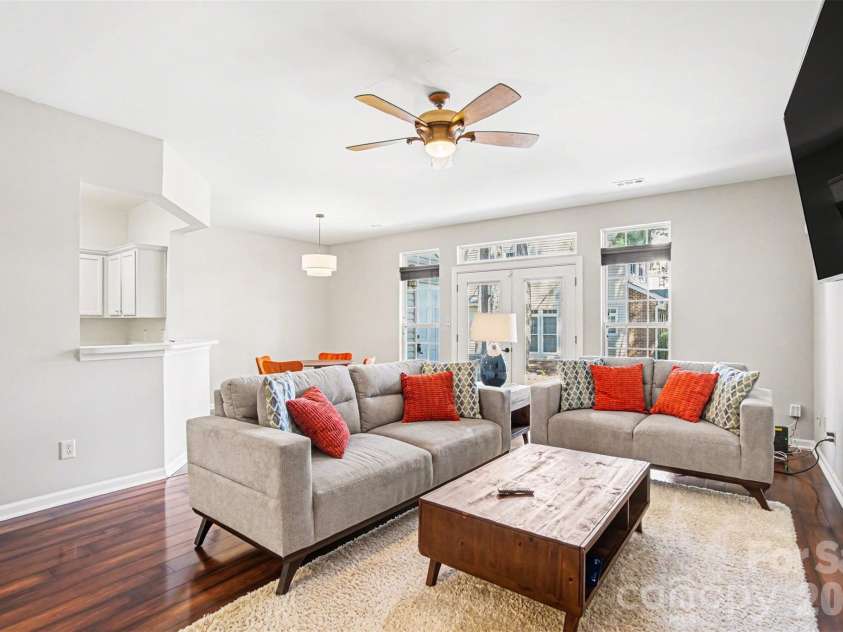 3832 Thomas Ridge Drive, Charlotte, NC 28269.  MLS# CAR4365020, YatesRealty ID 21610. 