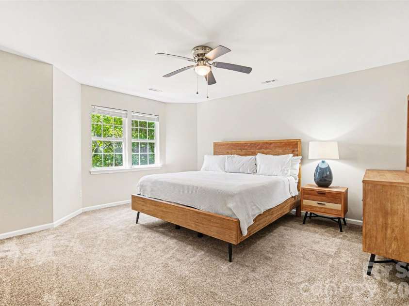 3832 Thomas Ridge Drive, Charlotte, NC 28269.  MLS# CAR4365020, YatesRealty ID 21610. 