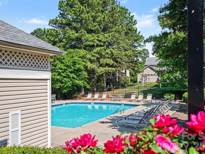3832 Thomas Ridge Drive, Charlotte, NC 28269.  MLS# CAR4365020, YatesRealty ID 21610. 