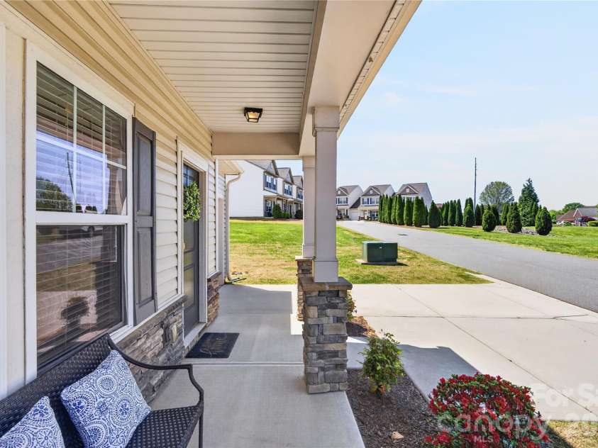 105 Brookshire Lane, Statesville, NC 28677.  MLS# CAR4364777, YatesRealty ID 21611. 