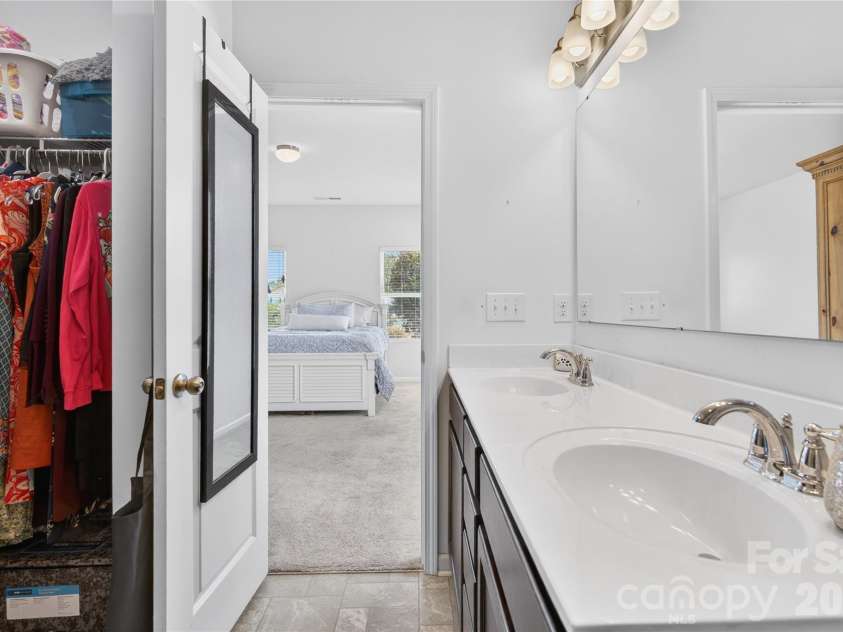 105 Brookshire Lane, Statesville, NC 28677.  MLS# CAR4364777, YatesRealty ID 21611. 