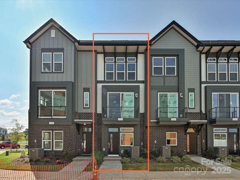 1320 Walter Taylor Way, Charlotte, NC 28206.  MLS# CAR4207716, YatesRealty ID 21611. 