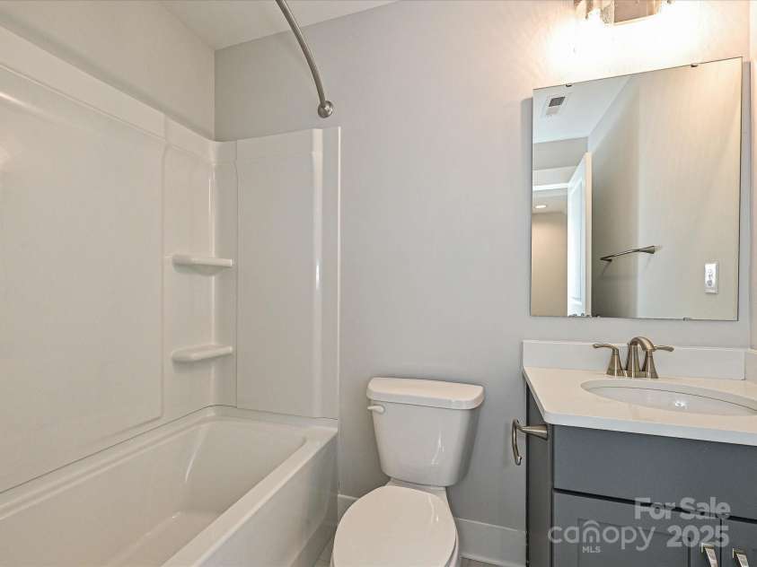 1320 Walter Taylor Way, Charlotte, NC 28206.  MLS# CAR4207716, YatesRealty ID 21611. Bath 2