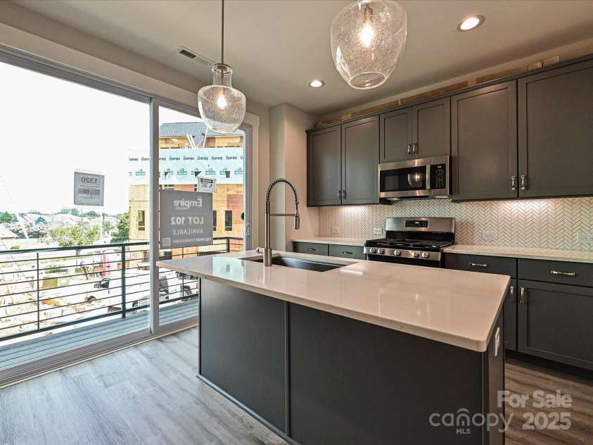 1320 Walter Taylor Way, Charlotte, NC 28206.  MLS# CAR4207716, YatesRealty ID 21611. Kitchen