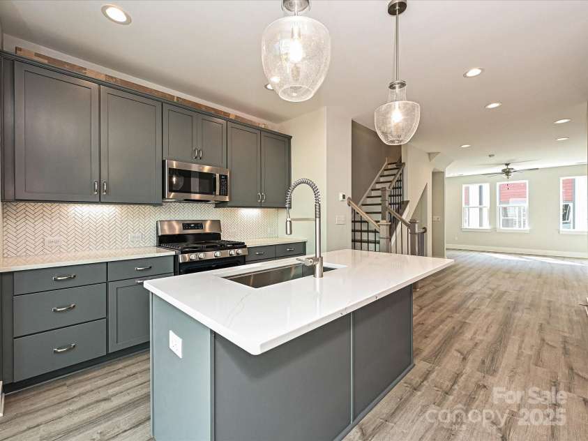 1320 Walter Taylor Way, Charlotte, NC 28206.  MLS# CAR4207716, YatesRealty ID 21611. Kitchen/Dining/Living