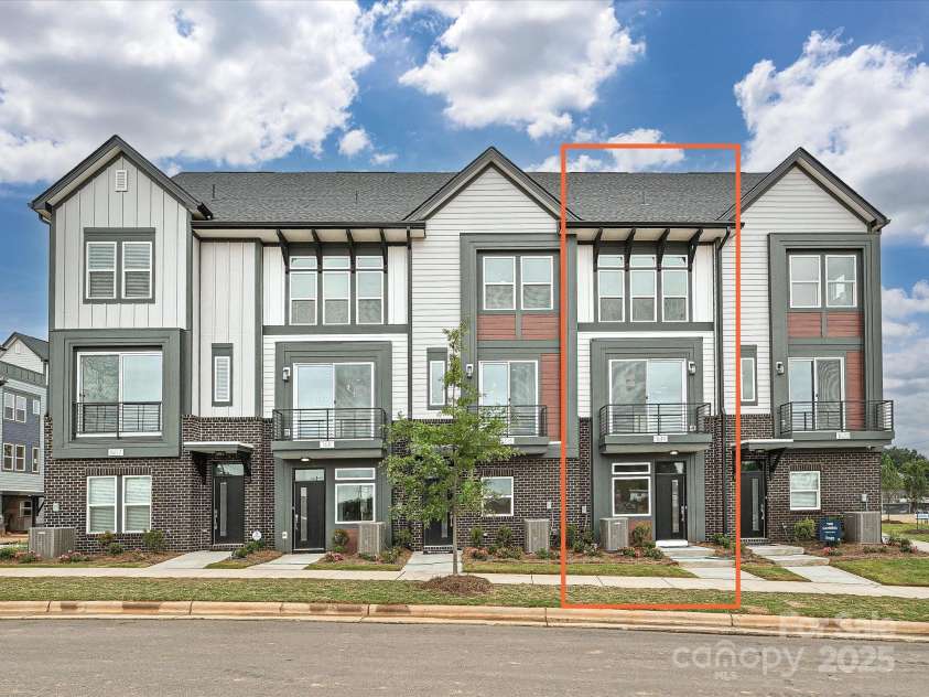 1619 Polk Street, Charlotte, NC 28206.  MLS# CAR4207818, YatesRealty ID 21612. 