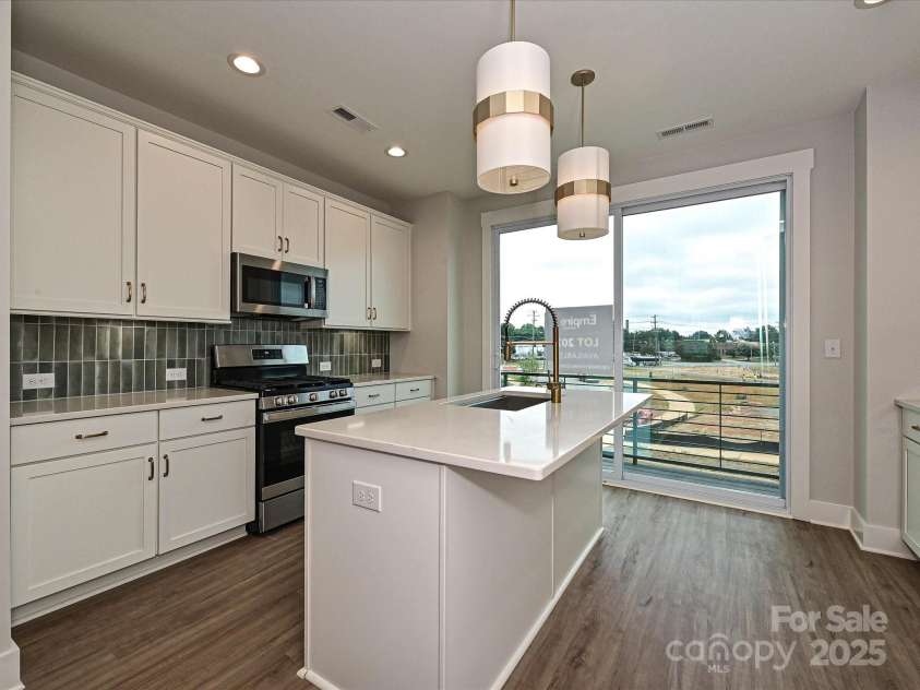 1619 Polk Street, Charlotte, NC 28206.  MLS# CAR4207818, YatesRealty ID 21612. Kitchen