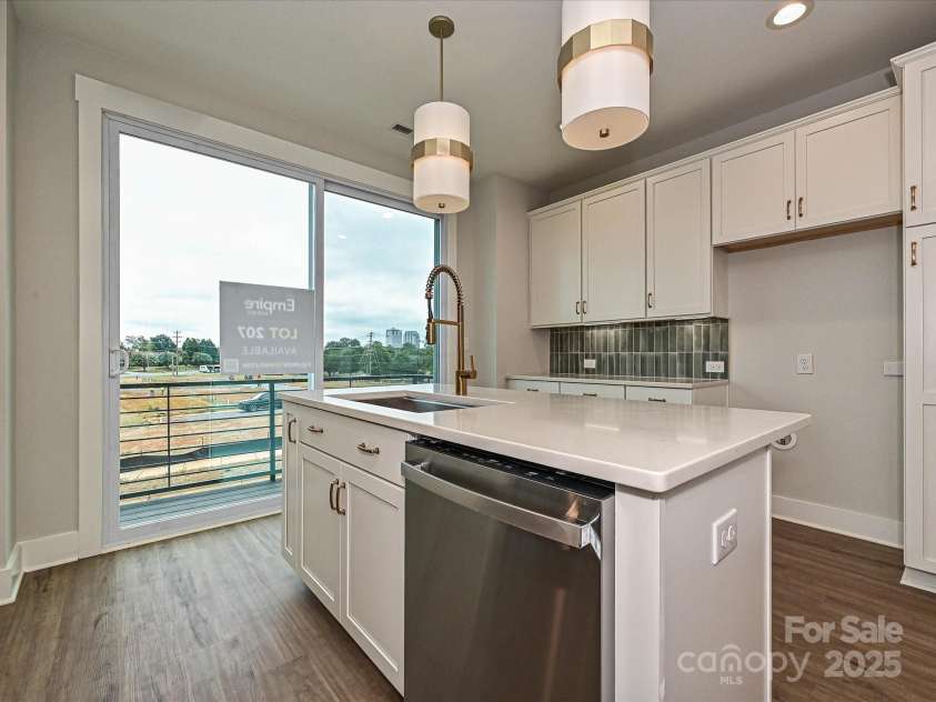 1619 Polk Street, Charlotte, NC 28206.  MLS# CAR4207818, YatesRealty ID 21612. Kitchen