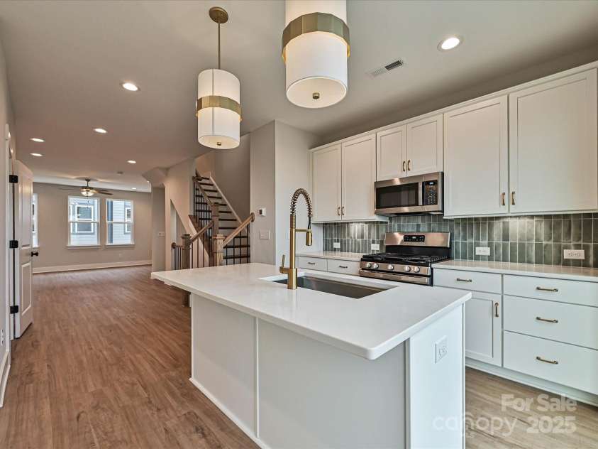 1619 Polk Street, Charlotte, NC 28206.  MLS# CAR4207818, YatesRealty ID 21612. Kitchen/Dining/Living