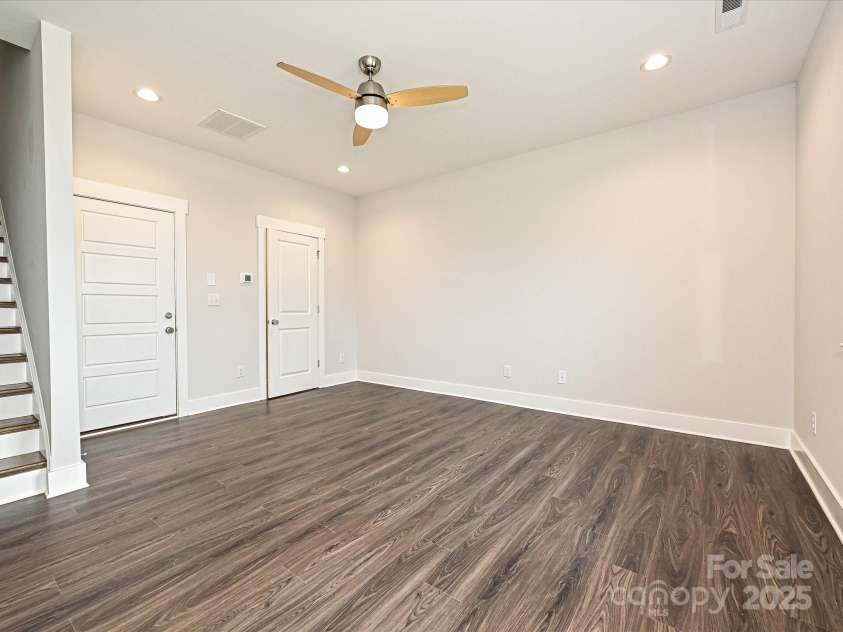 1615 Polk Street, Charlotte, NC 28206.  MLS# CAR4207823, YatesRealty ID 21613. 1st Floor Flex Room