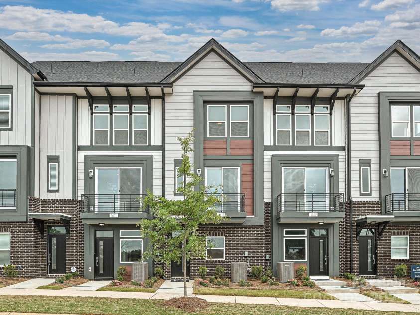 1615 Polk Street, Charlotte, NC 28206.  MLS# CAR4207823, YatesRealty ID 21613. 