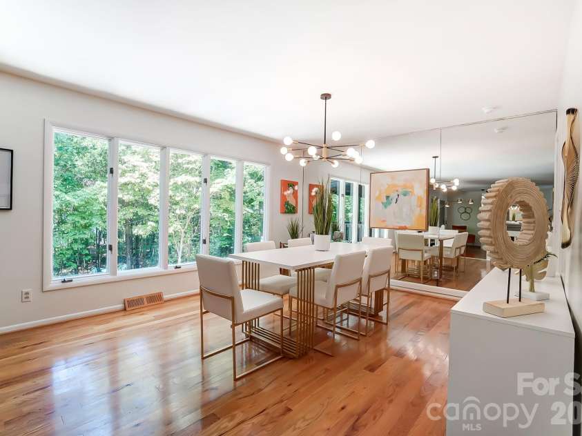 5254 Summer Gate Drive, Charlotte, NC 28226.  MLS# CAR4332568, YatesRealty ID 21613. 