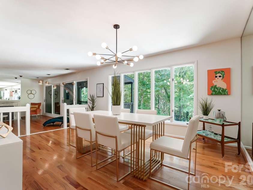 5254 Summer Gate Drive, Charlotte, NC 28226.  MLS# CAR4332568, YatesRealty ID 21613. 