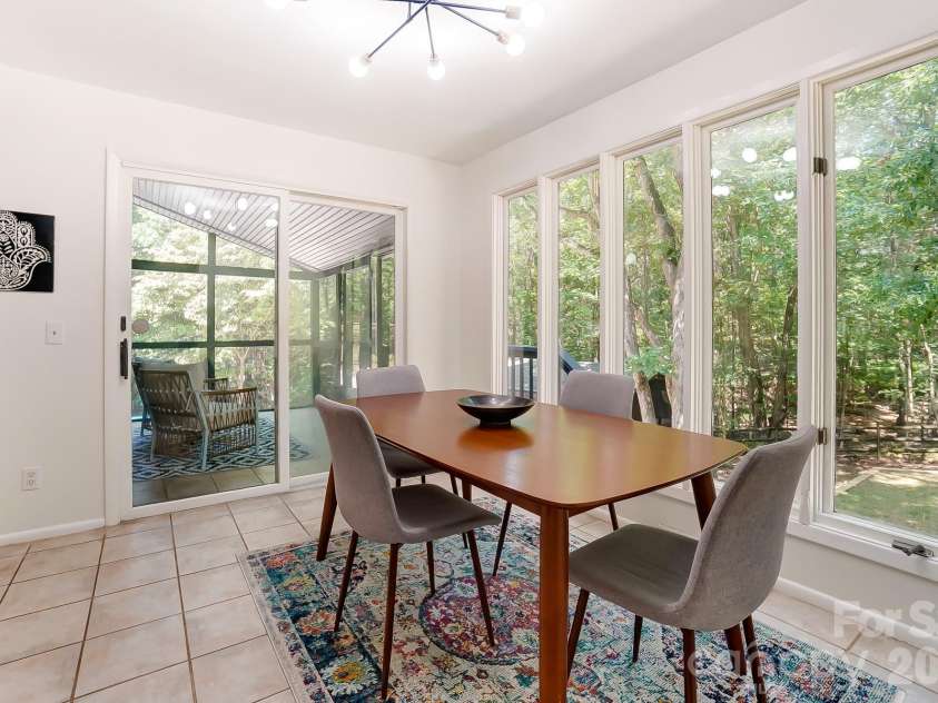 5254 Summer Gate Drive, Charlotte, NC 28226.  MLS# CAR4332568, YatesRealty ID 21613. 