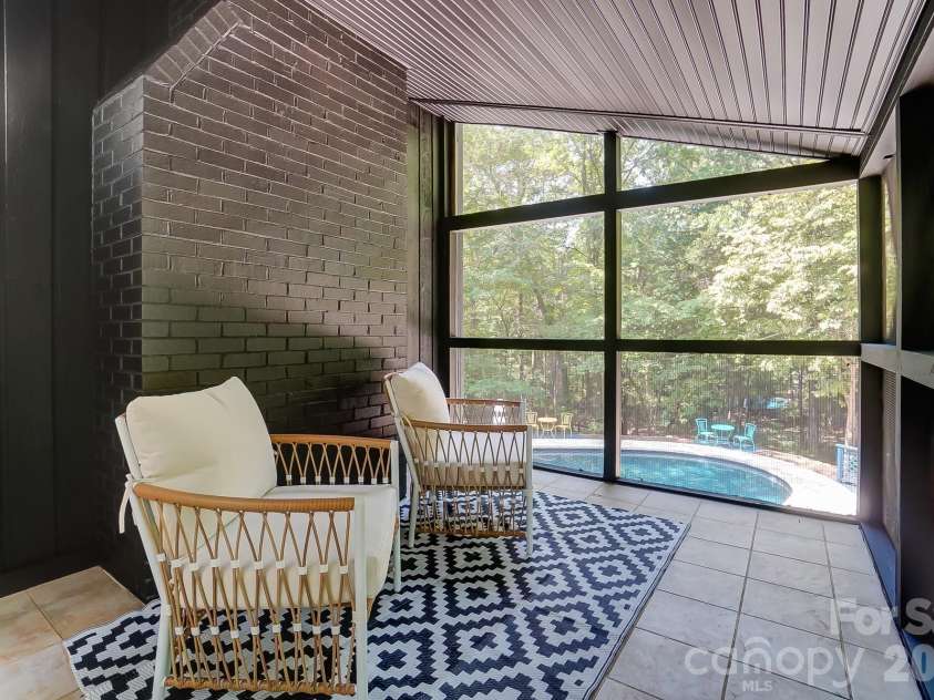 5254 Summer Gate Drive, Charlotte, NC 28226.  MLS# CAR4332568, YatesRealty ID 21613. 