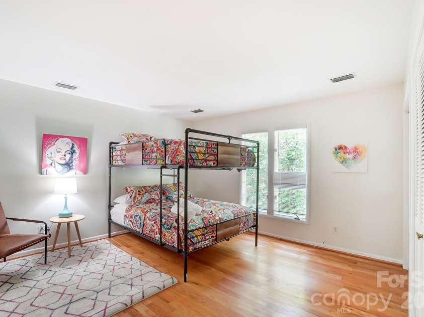 5254 Summer Gate Drive, Charlotte, NC 28226.  MLS# CAR4332568, YatesRealty ID 21613. 