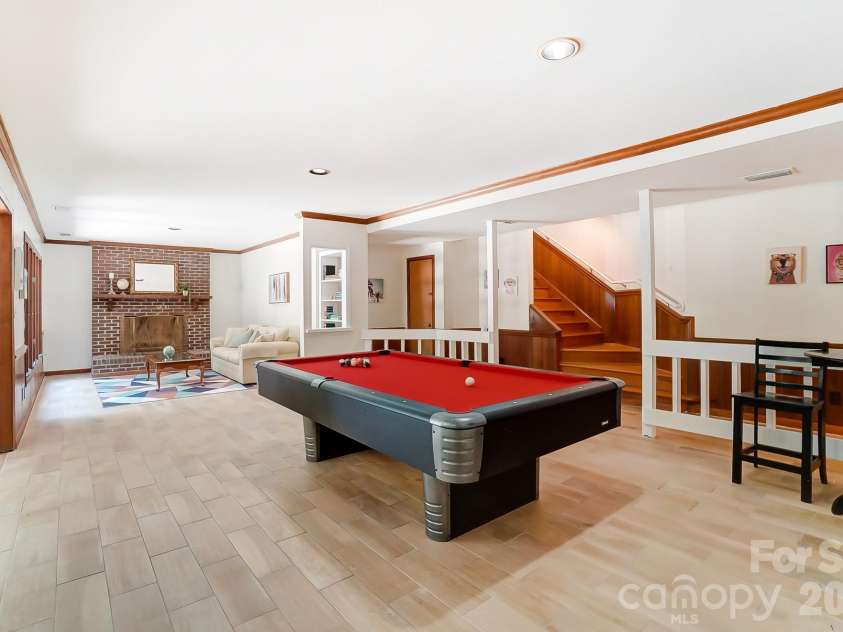 5254 Summer Gate Drive, Charlotte, NC 28226.  MLS# CAR4332568, YatesRealty ID 21613. 