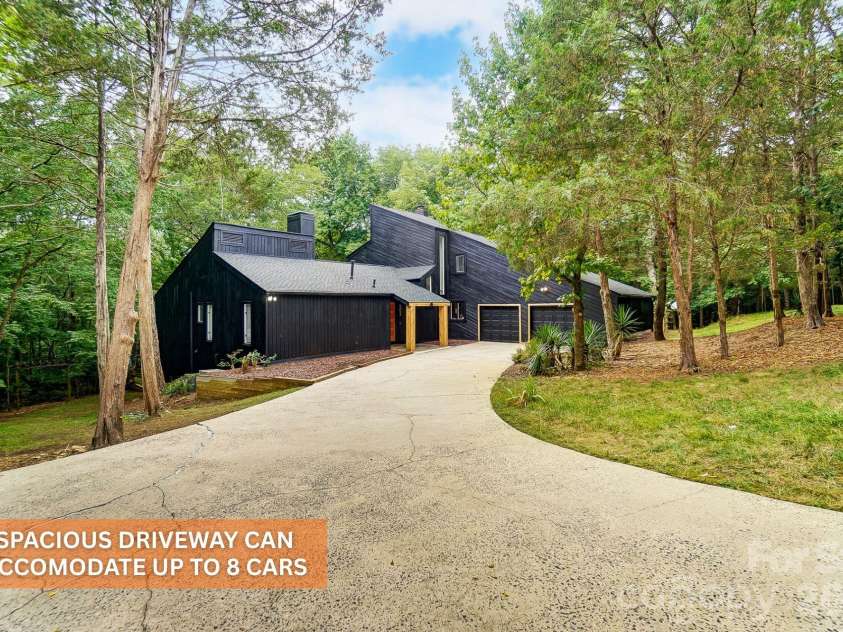5254 Summer Gate Drive, Charlotte, NC 28226.  MLS# CAR4332568, YatesRealty ID 21613. 
