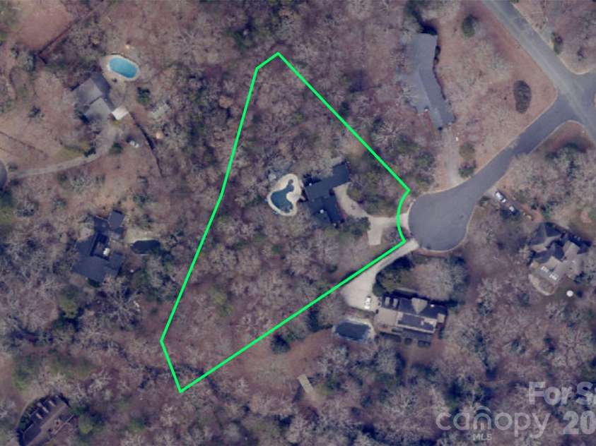 5254 Summer Gate Drive, Charlotte, NC 28226.  MLS# CAR4332568, YatesRealty ID 21613. 