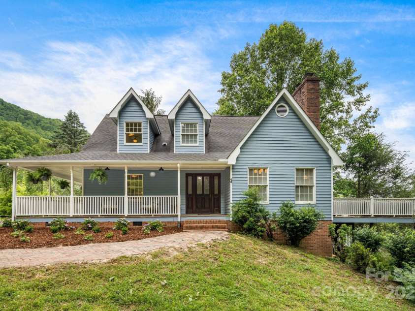 92 Rose Hill Road, Asheville, NC 28803.  MLS# CAR4253680, YatesRealty ID 21614. 