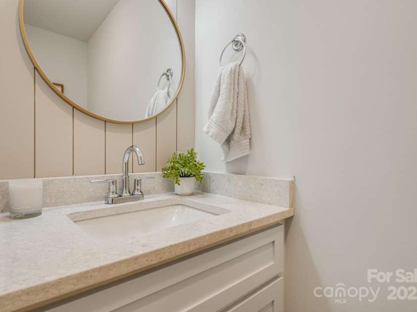 92 Rose Hill Road, Asheville, NC 28803.  MLS# CAR4253680, YatesRealty ID 21614. 