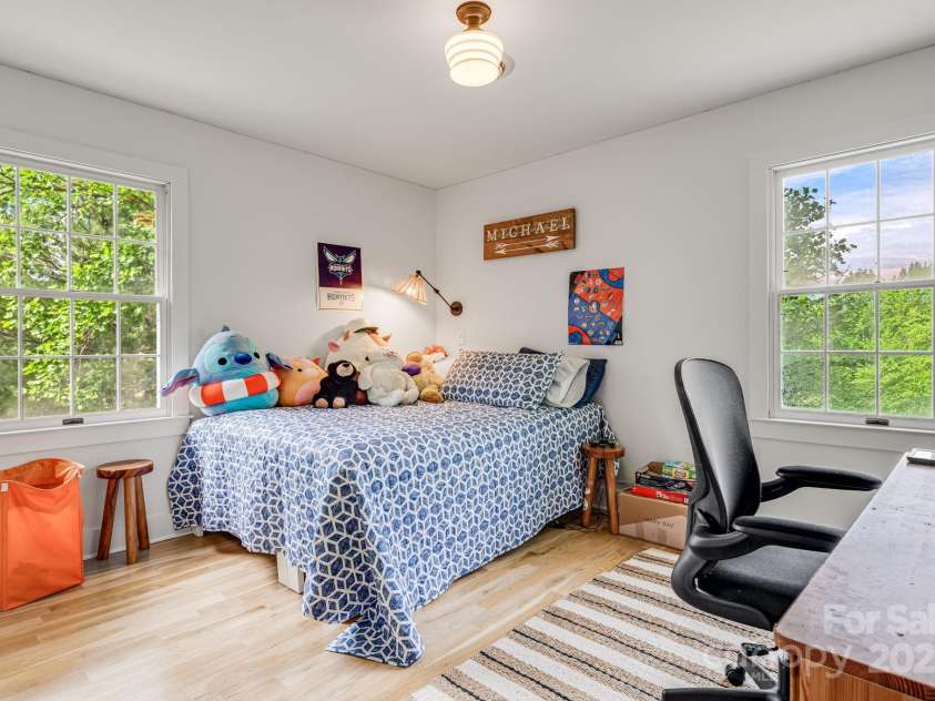 92 Rose Hill Road, Asheville, NC 28803.  MLS# CAR4253680, YatesRealty ID 21614. 