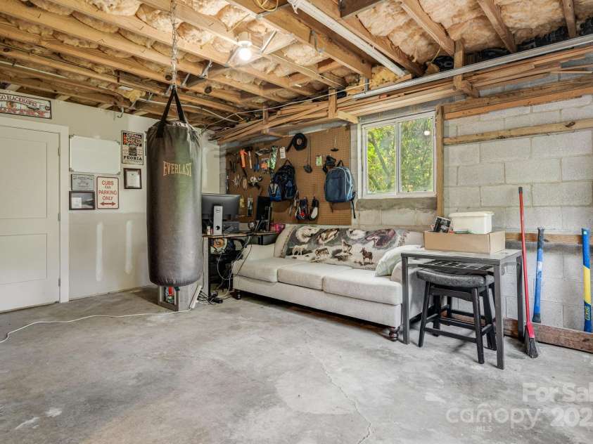 92 Rose Hill Road, Asheville, NC 28803.  MLS# CAR4253680, YatesRealty ID 21614. 