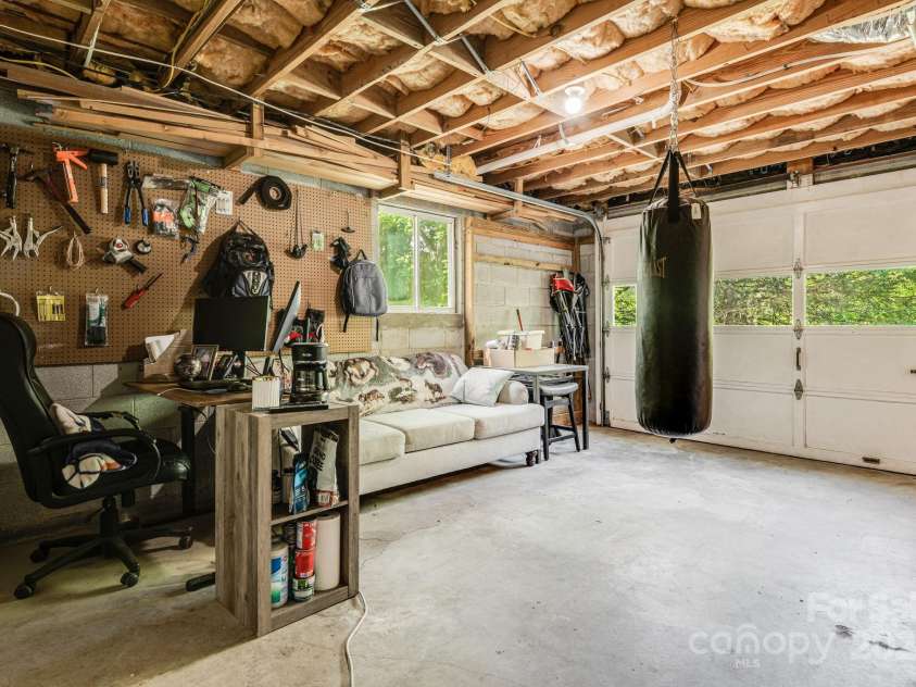 92 Rose Hill Road, Asheville, NC 28803.  MLS# CAR4253680, YatesRealty ID 21614. 