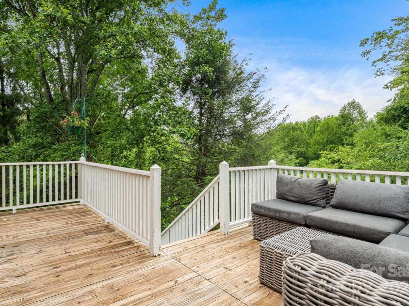 92 Rose Hill Road, Asheville, NC 28803.  MLS# CAR4253680, YatesRealty ID 21614. 