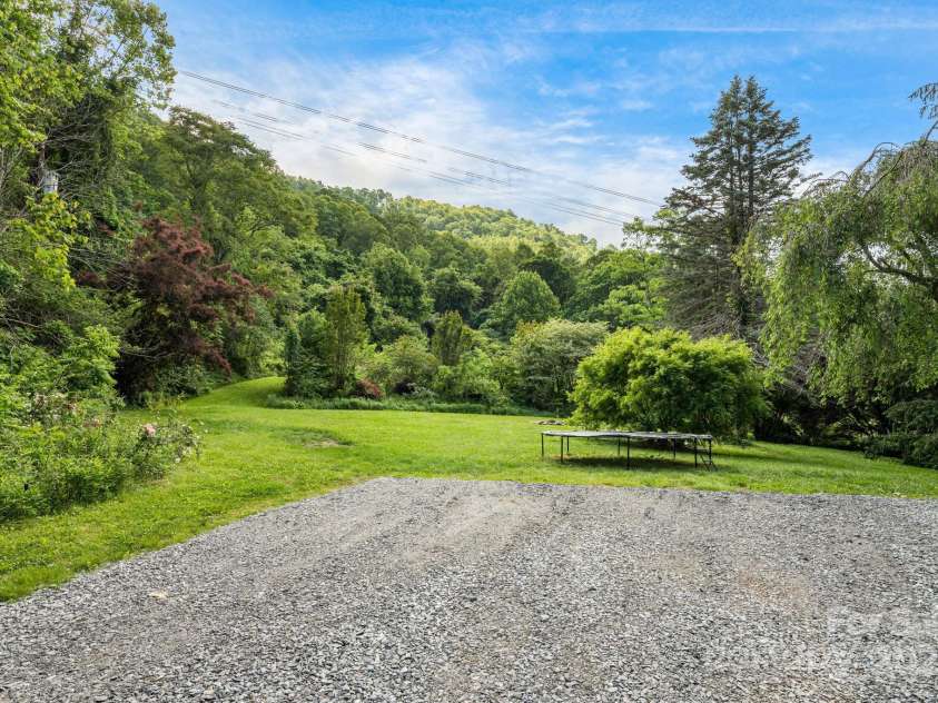 92 Rose Hill Road, Asheville, NC 28803.  MLS# CAR4253680, YatesRealty ID 21614. 