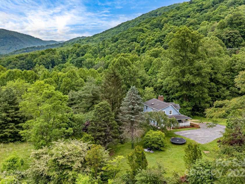 92 Rose Hill Road, Asheville, NC 28803.  MLS# CAR4253680, YatesRealty ID 21614. 