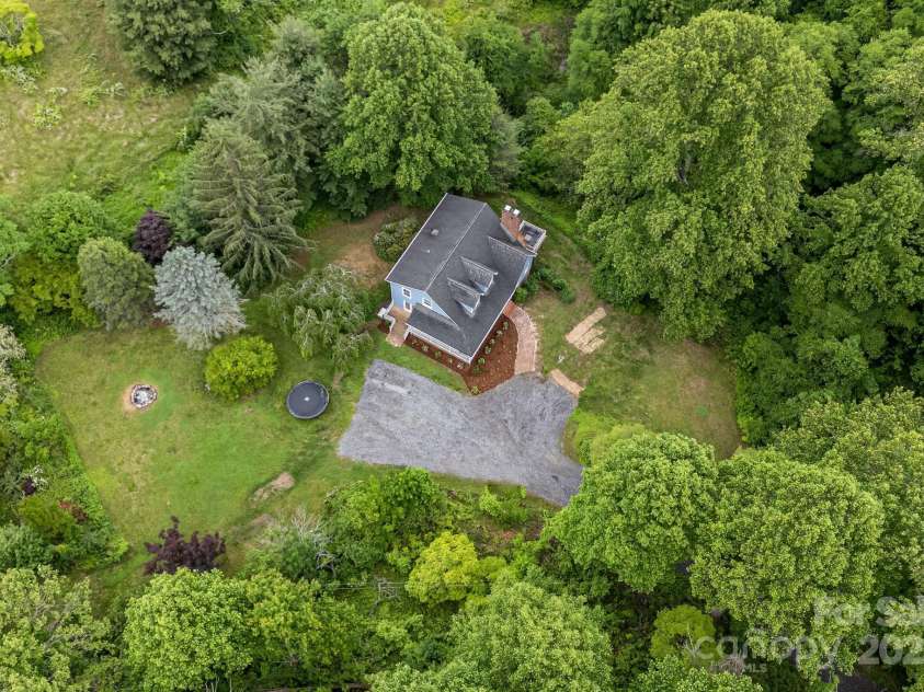 92 Rose Hill Road, Asheville, NC 28803.  MLS# CAR4253680, YatesRealty ID 21614. 