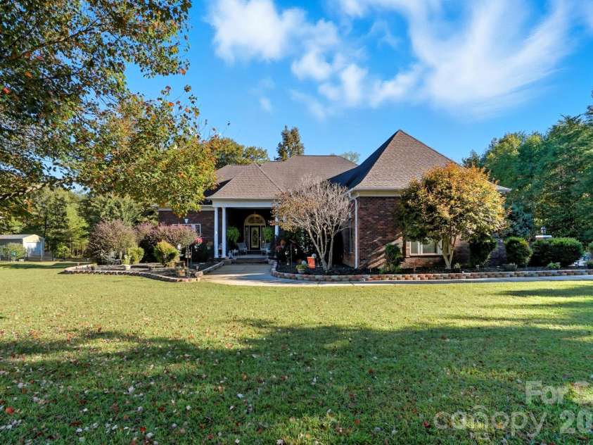 8629 Haydens Way, Concord, NC 28025.  MLS# CAR4332688, YatesRealty ID 21615. 