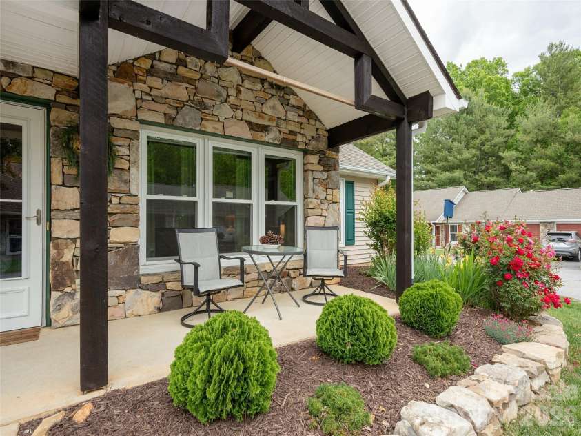 243 Rocky Mountain Way, Arden, NC 28704.  MLS# CAR4381496, YatesRealty ID 21616. 