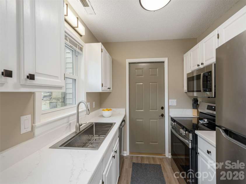 243 Rocky Mountain Way, Arden, NC 28704.  MLS# CAR4381496, YatesRealty ID 21616. 
