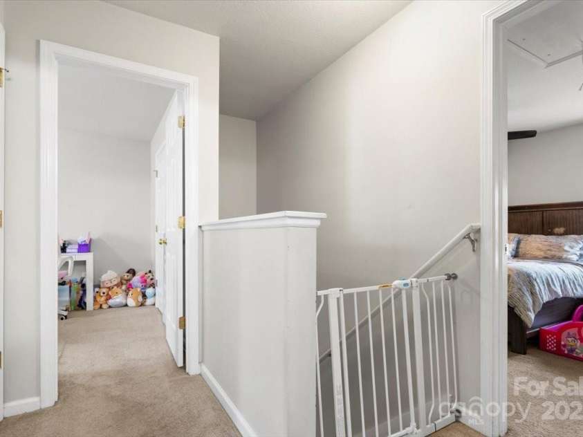 57 Lanceford Circle, Fletcher, NC 28732.  MLS# CAR4260368, YatesRealty ID 21616. 