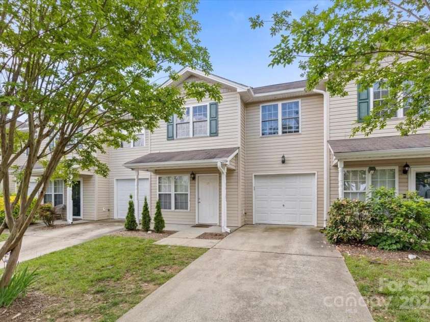 57 Lanceford Circle, Fletcher, NC 28732.  MLS# CAR4260368, YatesRealty ID 21616. 