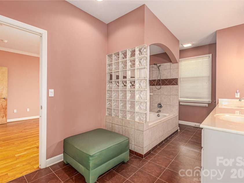27 Magnolia Drive, Nebo, NC 28761.  MLS# CAR4367003, YatesRealty ID 21617. 2nd Bathroom