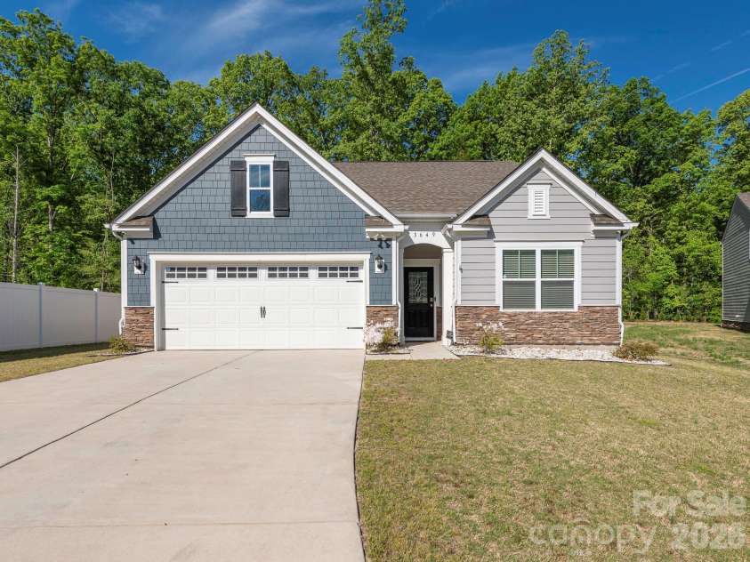 3649 Azalea Ridge Drive, Mount Holly, NC 28120.  MLS# CAR4371409, YatesRealty ID 21618. 