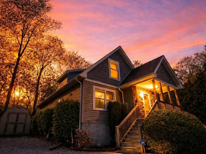 25 Eastwind Lane, Candler, NC 28715.  MLS# CAR4367557, YatesRealty ID 21619. 