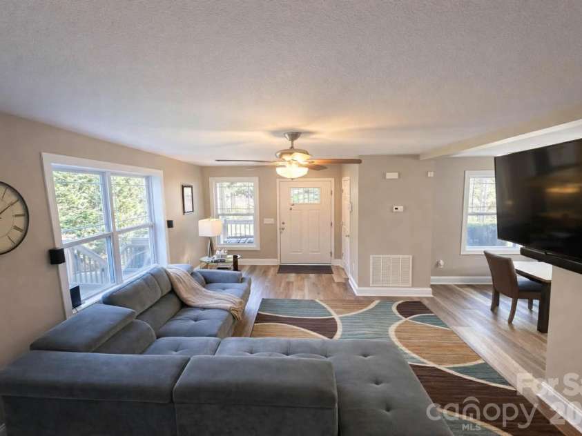 25 Eastwind Lane, Candler, NC 28715.  MLS# CAR4367557, YatesRealty ID 21619. 