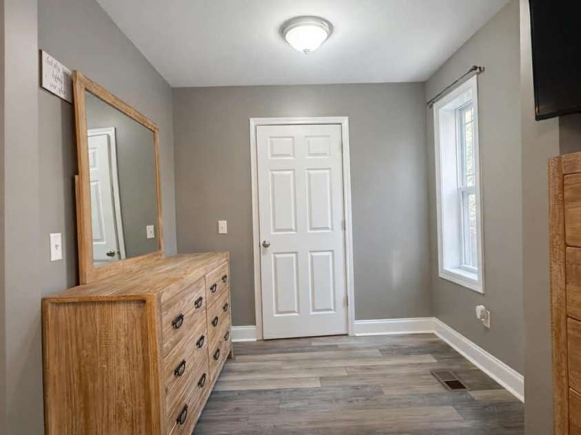 25 Eastwind Lane, Candler, NC 28715.  MLS# CAR4367557, YatesRealty ID 21619. Primary Bedroom Sitting area.