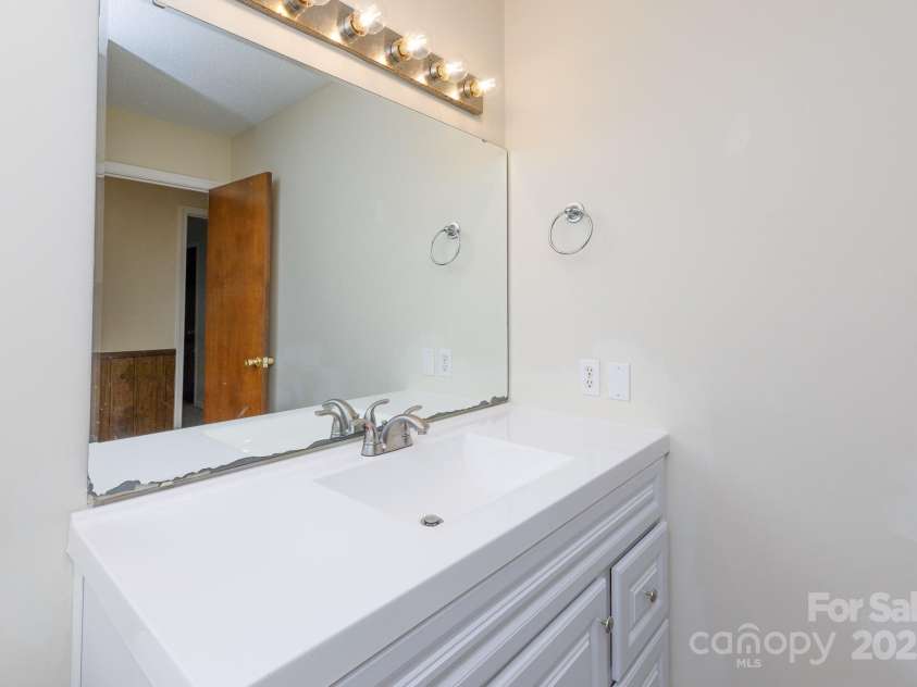 1825 Hyatt Avenue, Rock Hill, SC 29732.  MLS# CAR4221861, YatesRealty ID 2162. 