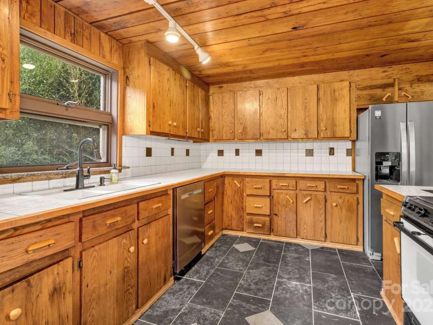 200 Dry Branch Road, Marshall, NC 28753.  MLS# CAR4308414, YatesRealty ID 2162. 