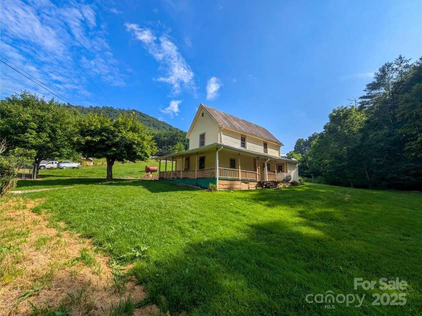 540 Pound Mill Branch Road, Burnsville, NC 28714.  MLS# CAR4289450, YatesRealty ID 2162. 