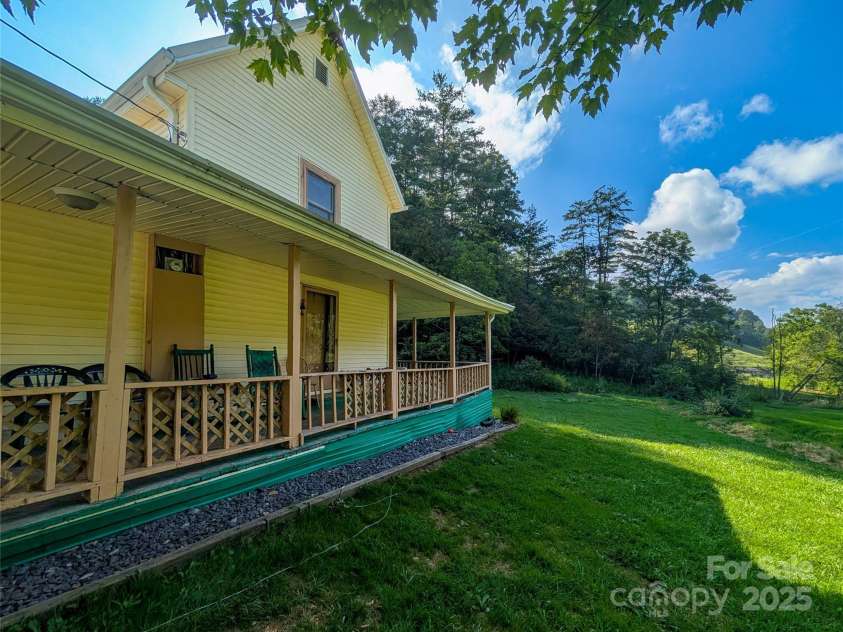 540 Pound Mill Branch Road, Burnsville, NC 28714.  MLS# CAR4289450, YatesRealty ID 2162. 